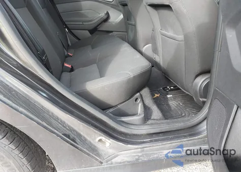 2015 Ford Focus Se z USA, uszkodzony, nr VIN 1FADP3F2XFL239219